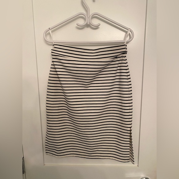Knee Length, Stretchy, Striped skirt - Picture 2 of 5